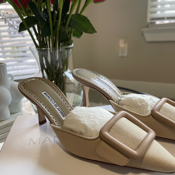 Manolo Blahnik Maysale 70 Linen Mules - Picture 2 of 6